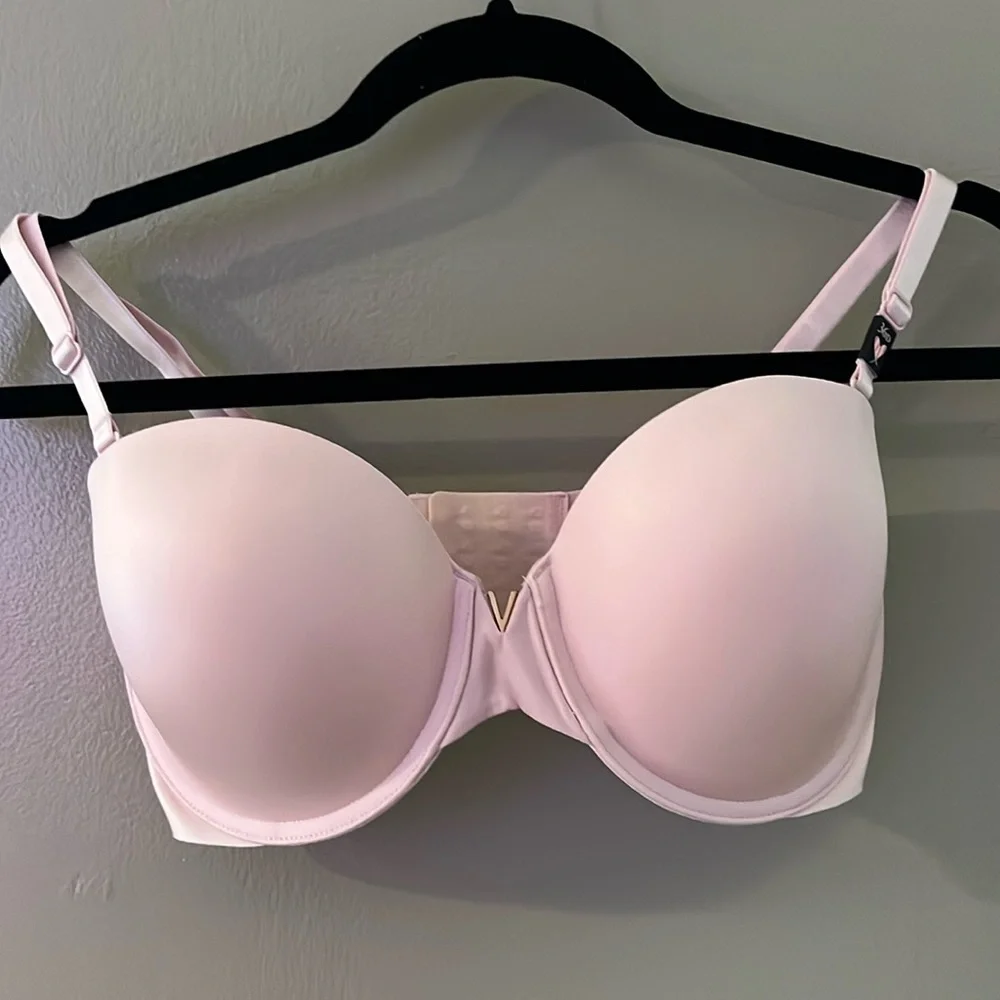 NWT Victoria’s Secret Multi-Way Bra - Picture 1 of 7